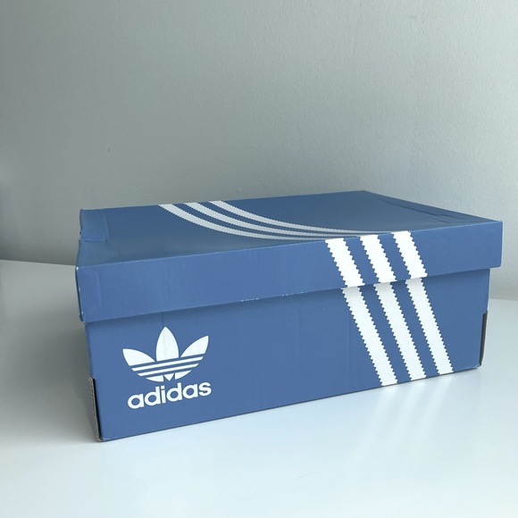 SOLD - adidas AR Trainer - new with tags - Picture 4 of 5